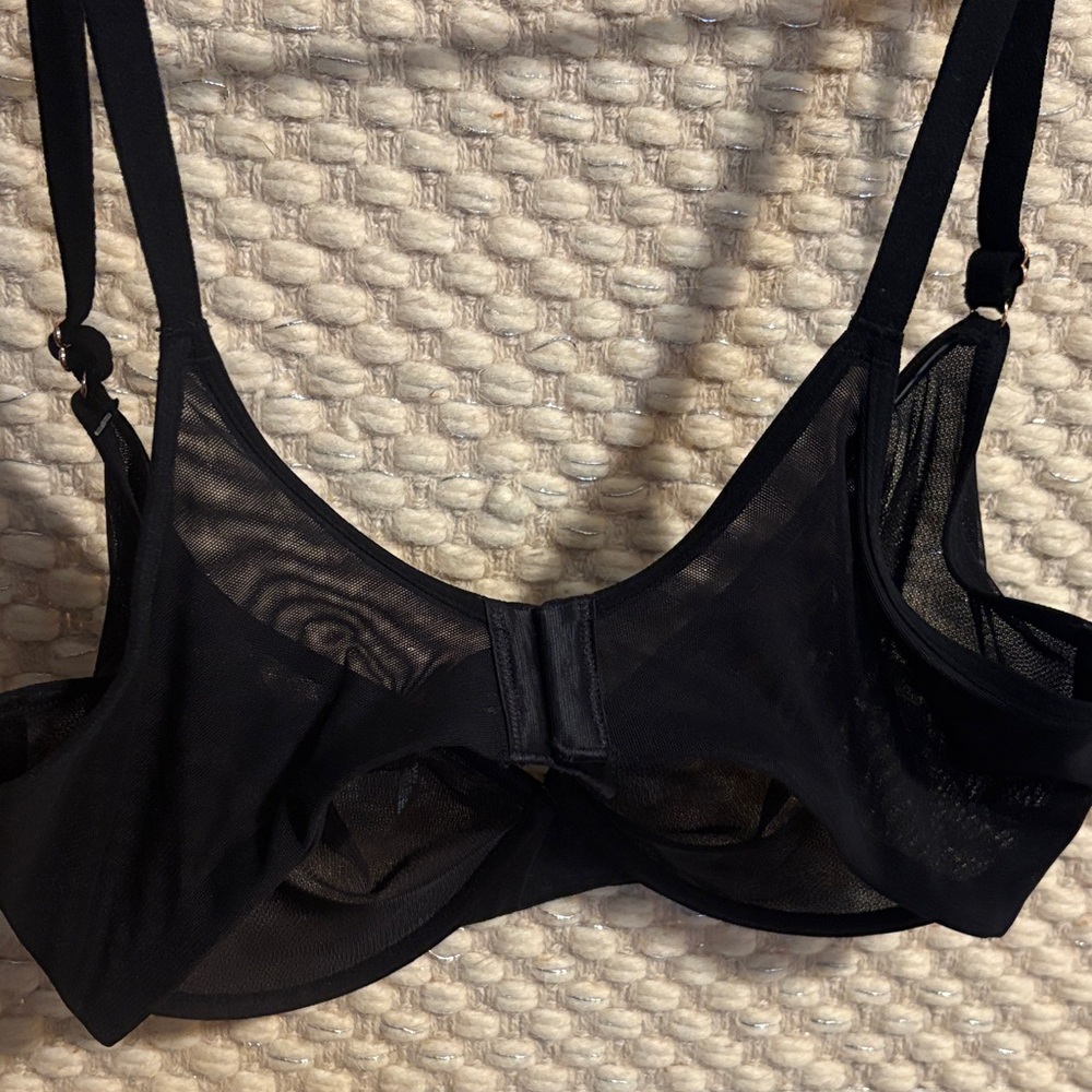 Chic Black Sheer Bra - Picture 8 of 12
